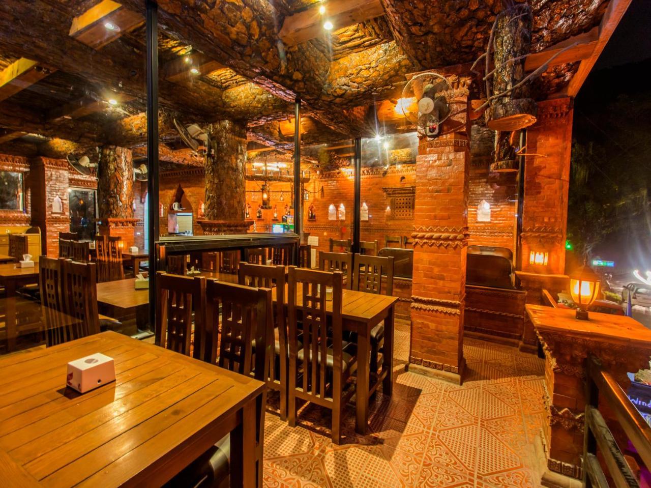 แกรนด์ ศิวาลัย โฮเต็ล แอนด์ เรสโตร Hotel โพคารา ภายนอก รูปภาพ