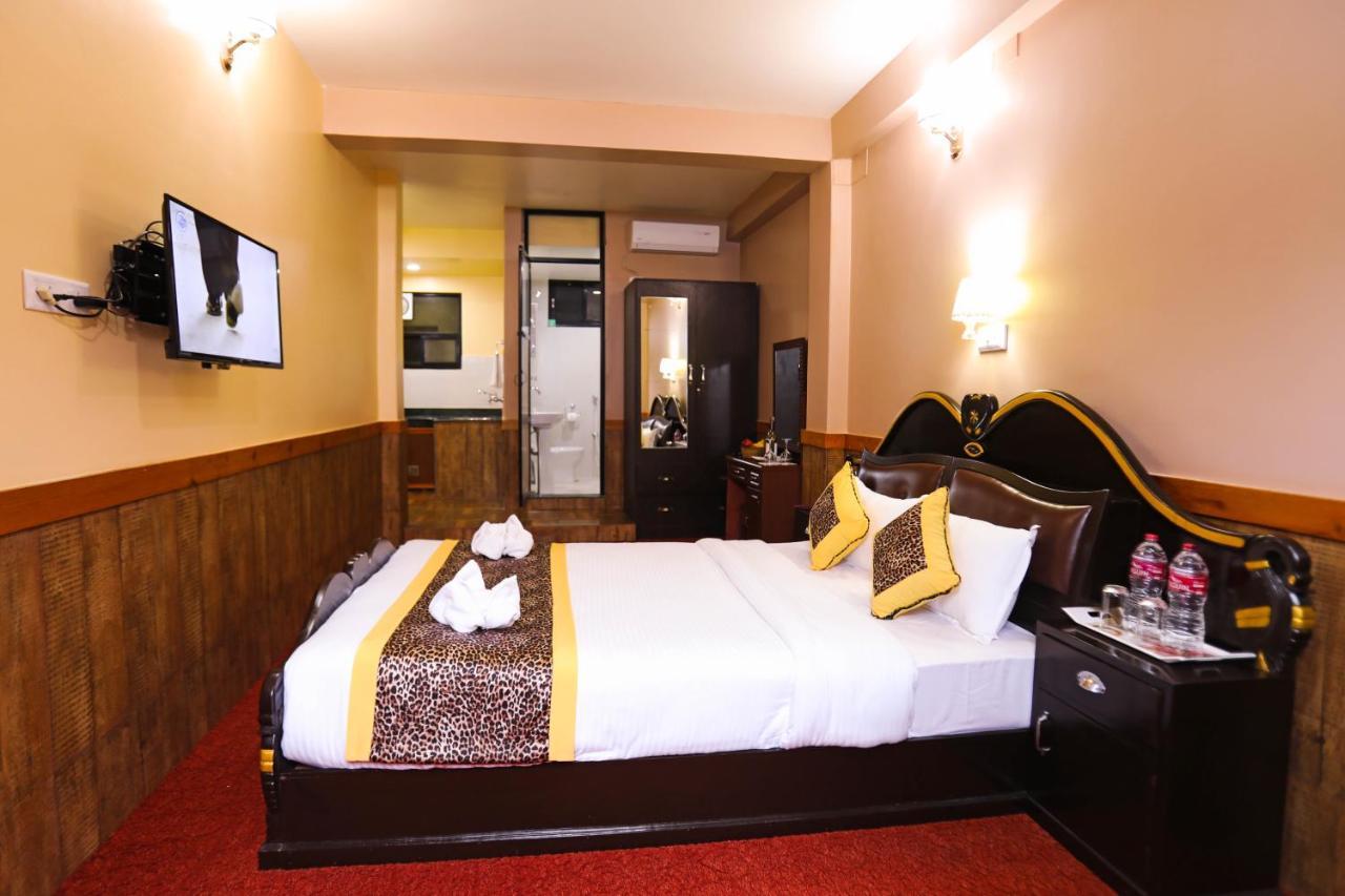 แกรนด์ ศิวาลัย โฮเต็ล แอนด์ เรสโตร Hotel โพคารา ภายนอก รูปภาพ