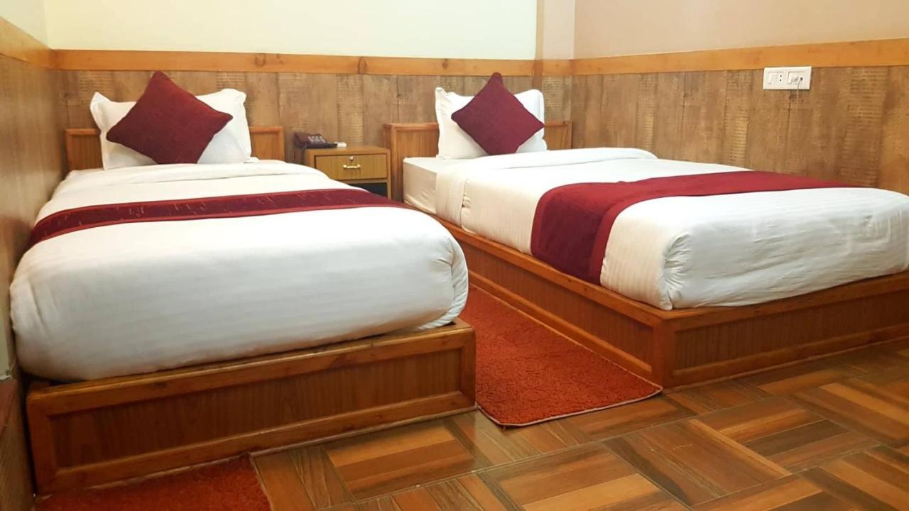 แกรนด์ ศิวาลัย โฮเต็ล แอนด์ เรสโตร Hotel โพคารา ภายนอก รูปภาพ