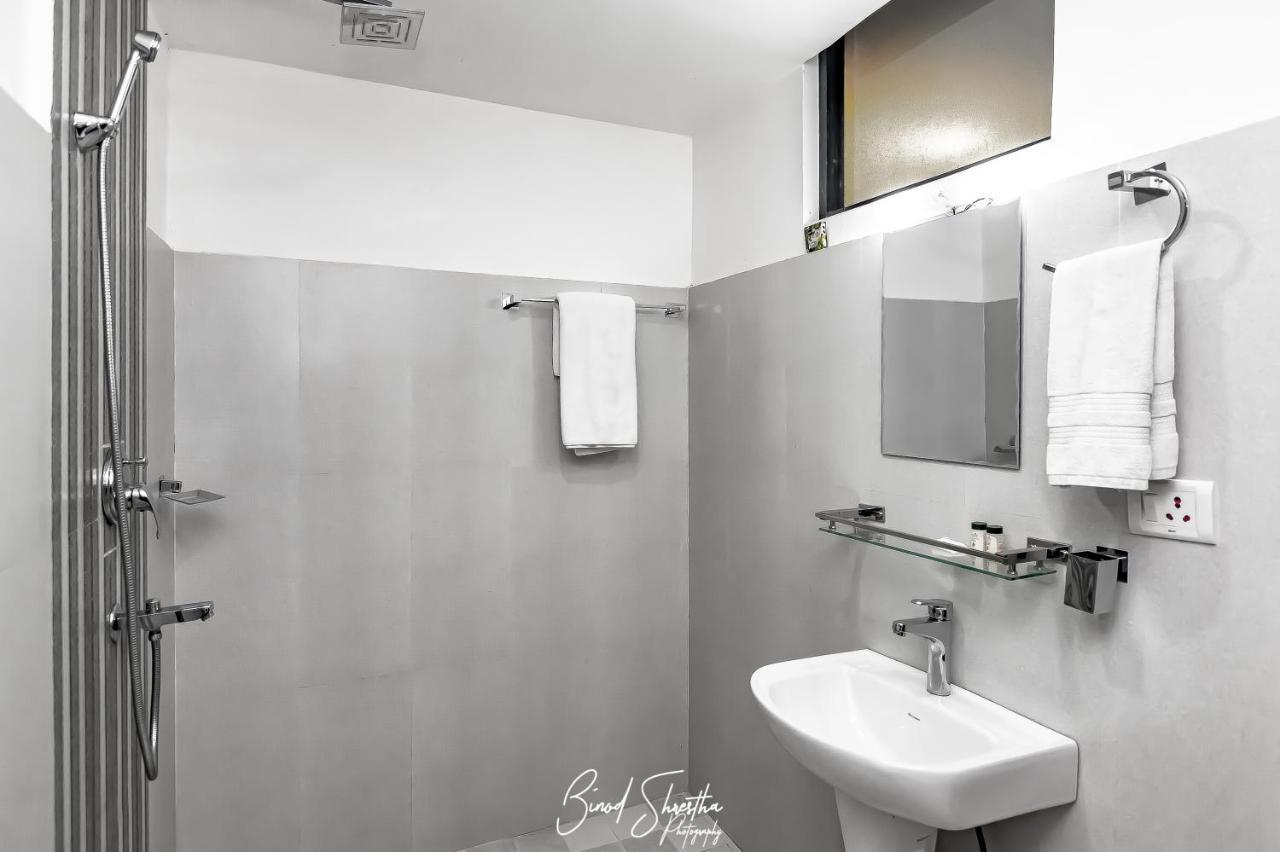 แกรนด์ ศิวาลัย โฮเต็ล แอนด์ เรสโตร Hotel โพคารา ภายนอก รูปภาพ