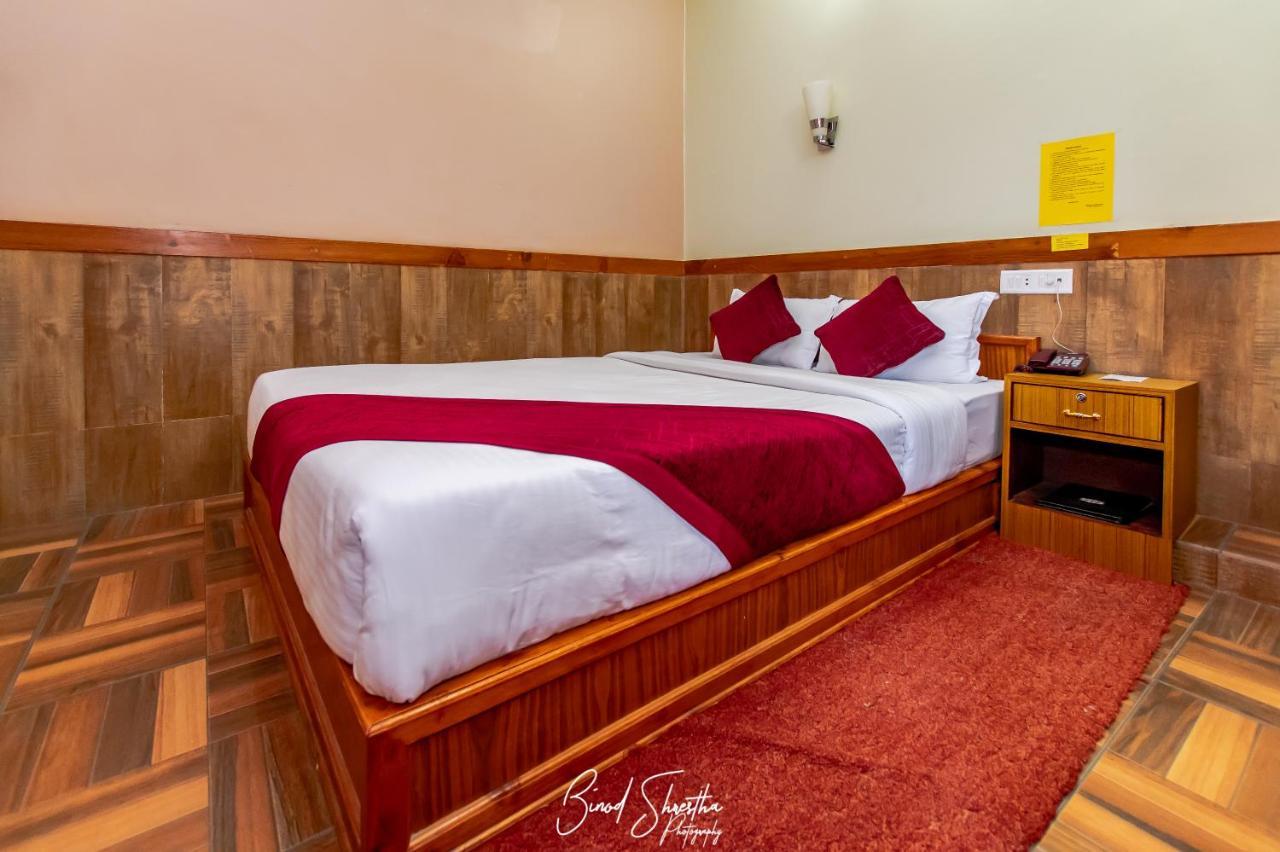 แกรนด์ ศิวาลัย โฮเต็ล แอนด์ เรสโตร Hotel โพคารา ภายนอก รูปภาพ
