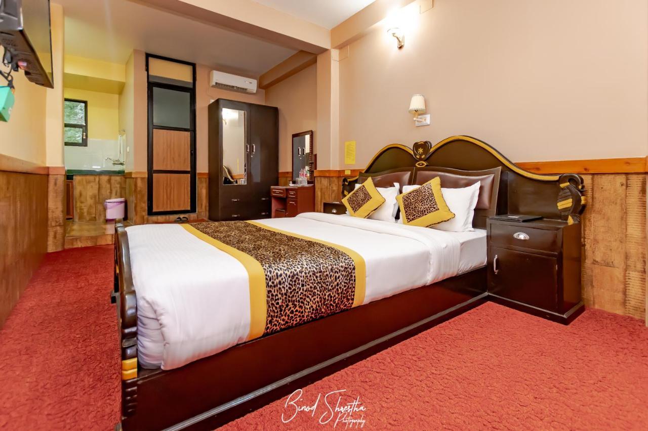 แกรนด์ ศิวาลัย โฮเต็ล แอนด์ เรสโตร Hotel โพคารา ภายนอก รูปภาพ