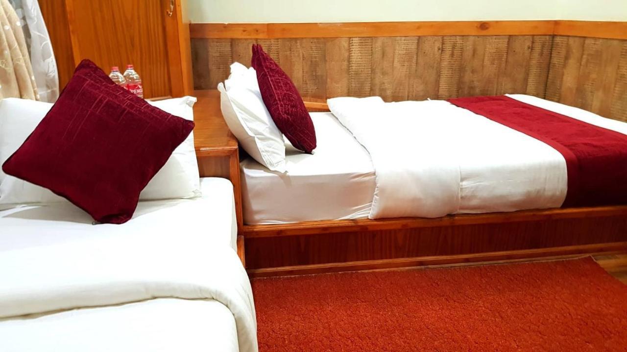 แกรนด์ ศิวาลัย โฮเต็ล แอนด์ เรสโตร Hotel โพคารา ภายนอก รูปภาพ
